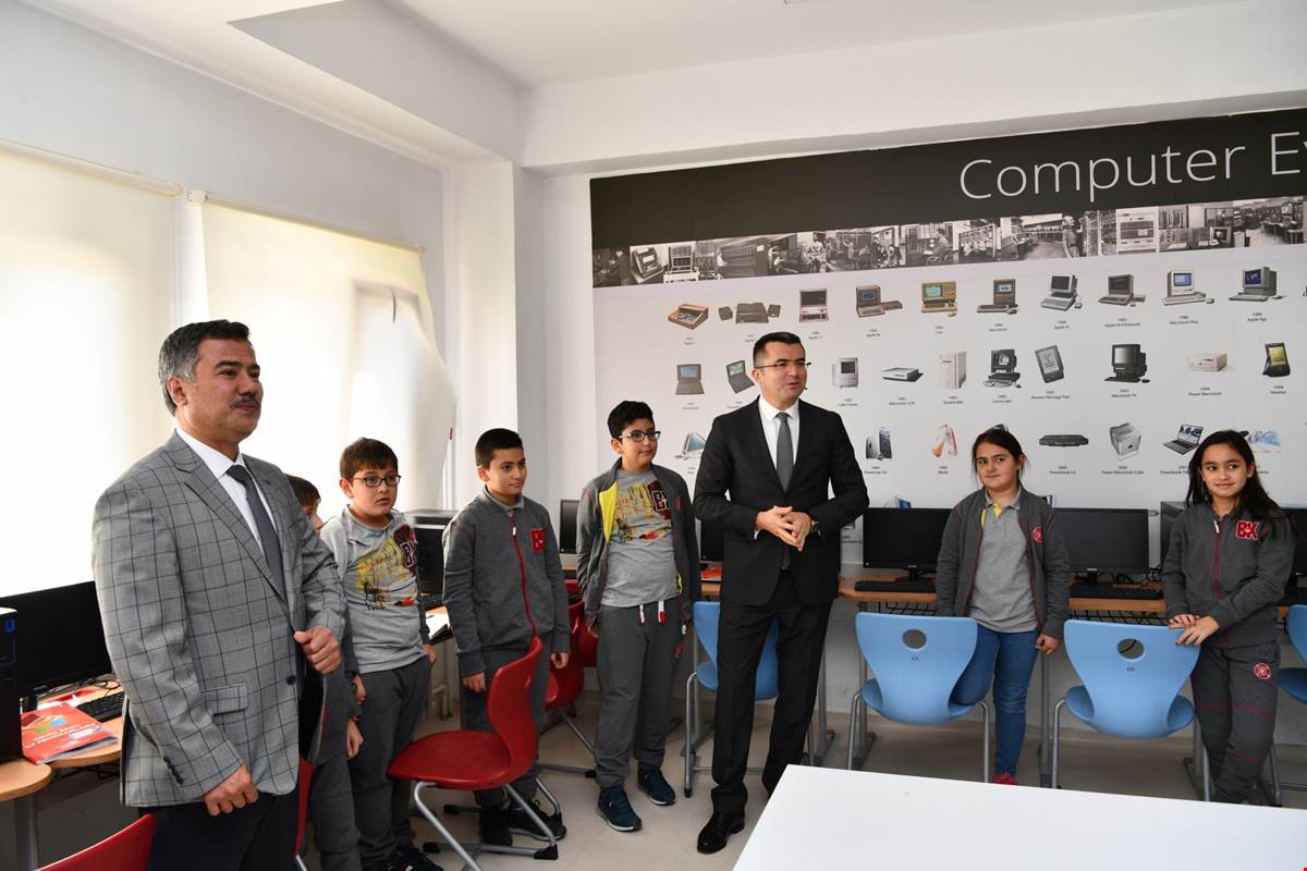 Vali Memiş, eğitim camiasına veda etti 6