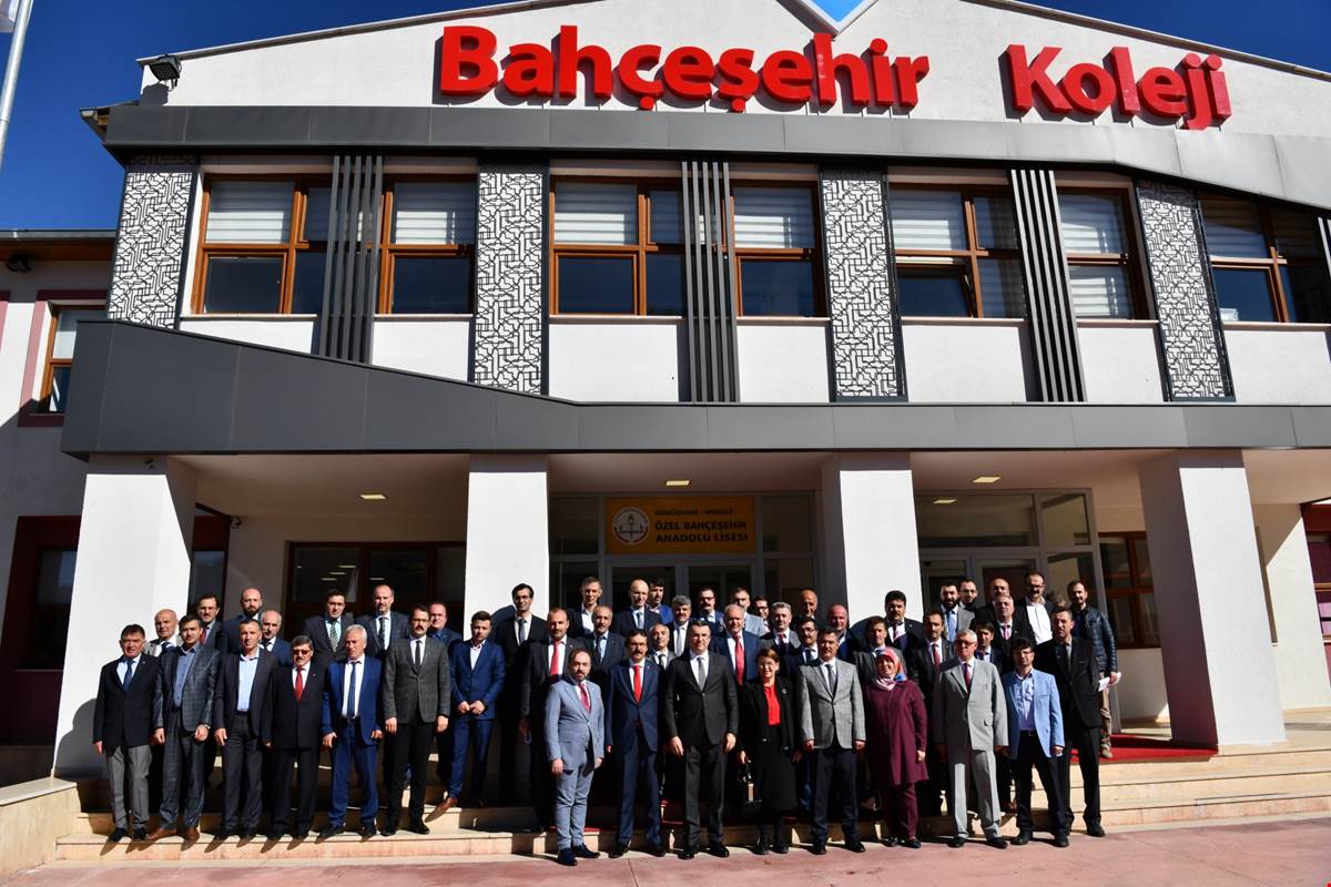 Vali Memiş, eğitim camiasına veda etti 10