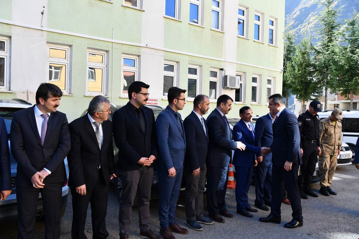 Vali Memiş, ilçe ziyaretlerini Kürtün ve Torul’la tamamladı 1