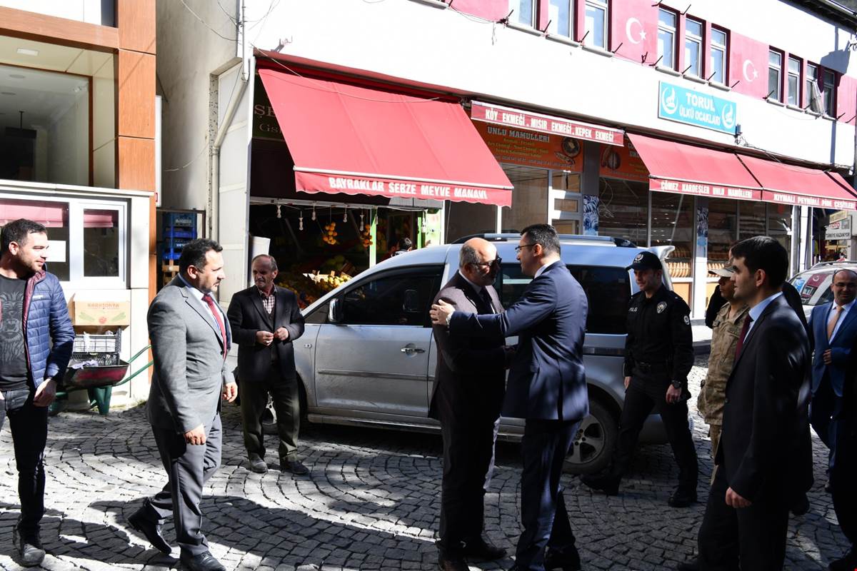 Vali Memiş, ilçe ziyaretlerini Kürtün ve Torul’la tamamladı 12