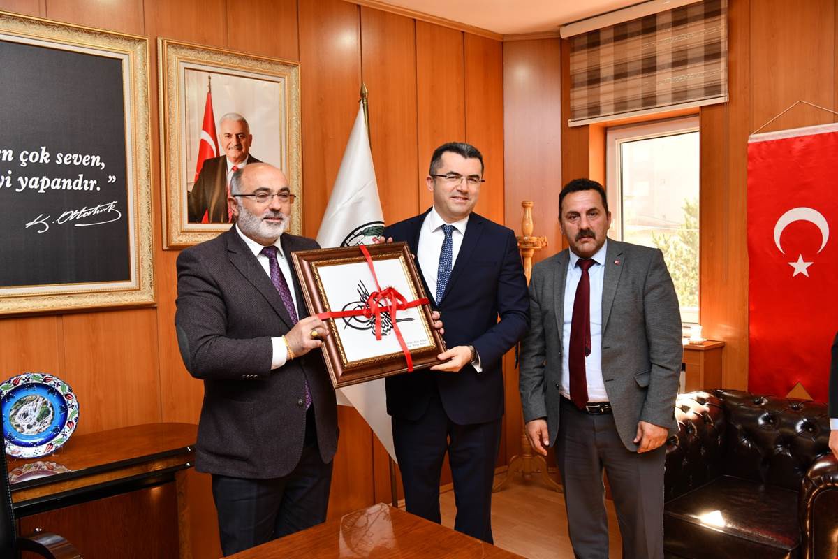 Vali Memiş, ilçe ziyaretlerini Kürtün ve Torul’la tamamladı 15