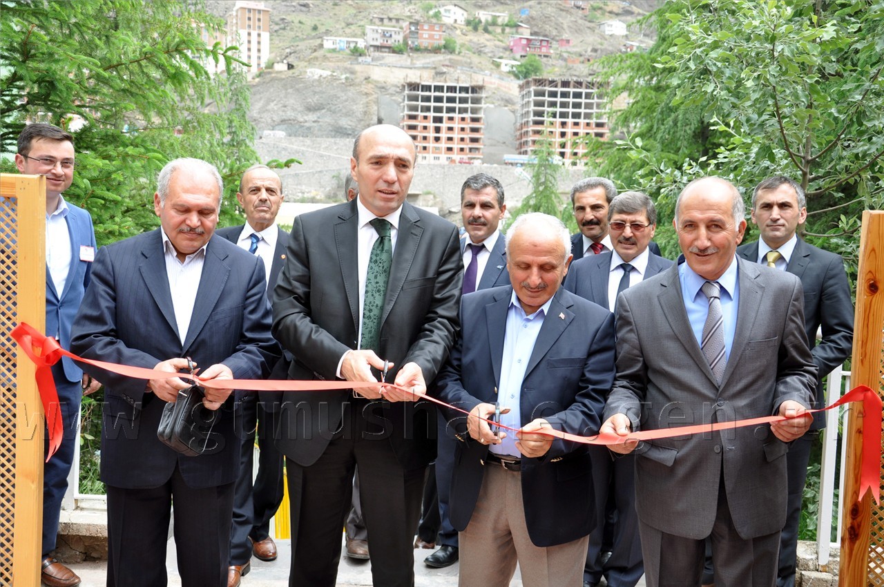 İbn-i Sina’da TÜBİTAK Bilim Fuarı Açıldı 1