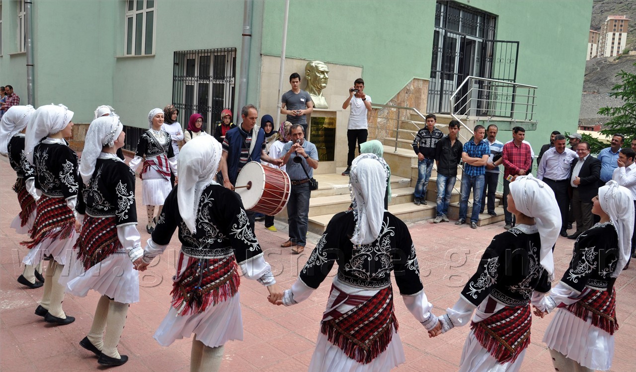 İbn-i Sina’da TÜBİTAK Bilim Fuarı Açıldı 3