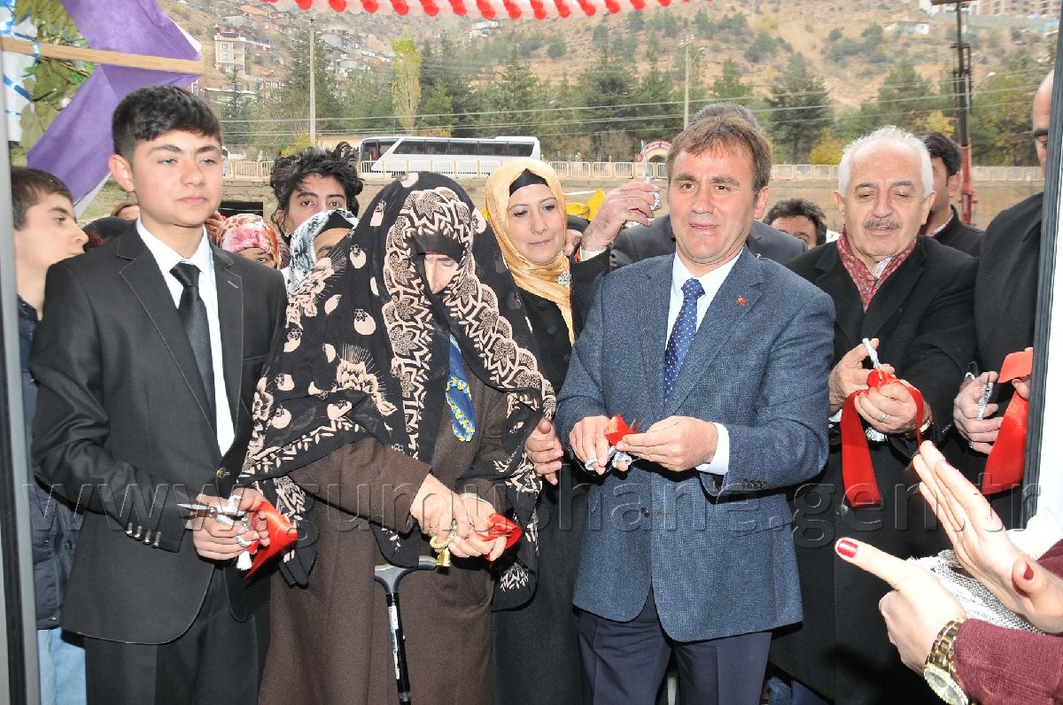 İpekyolu Alışveriş Merkezi Açıldı 3