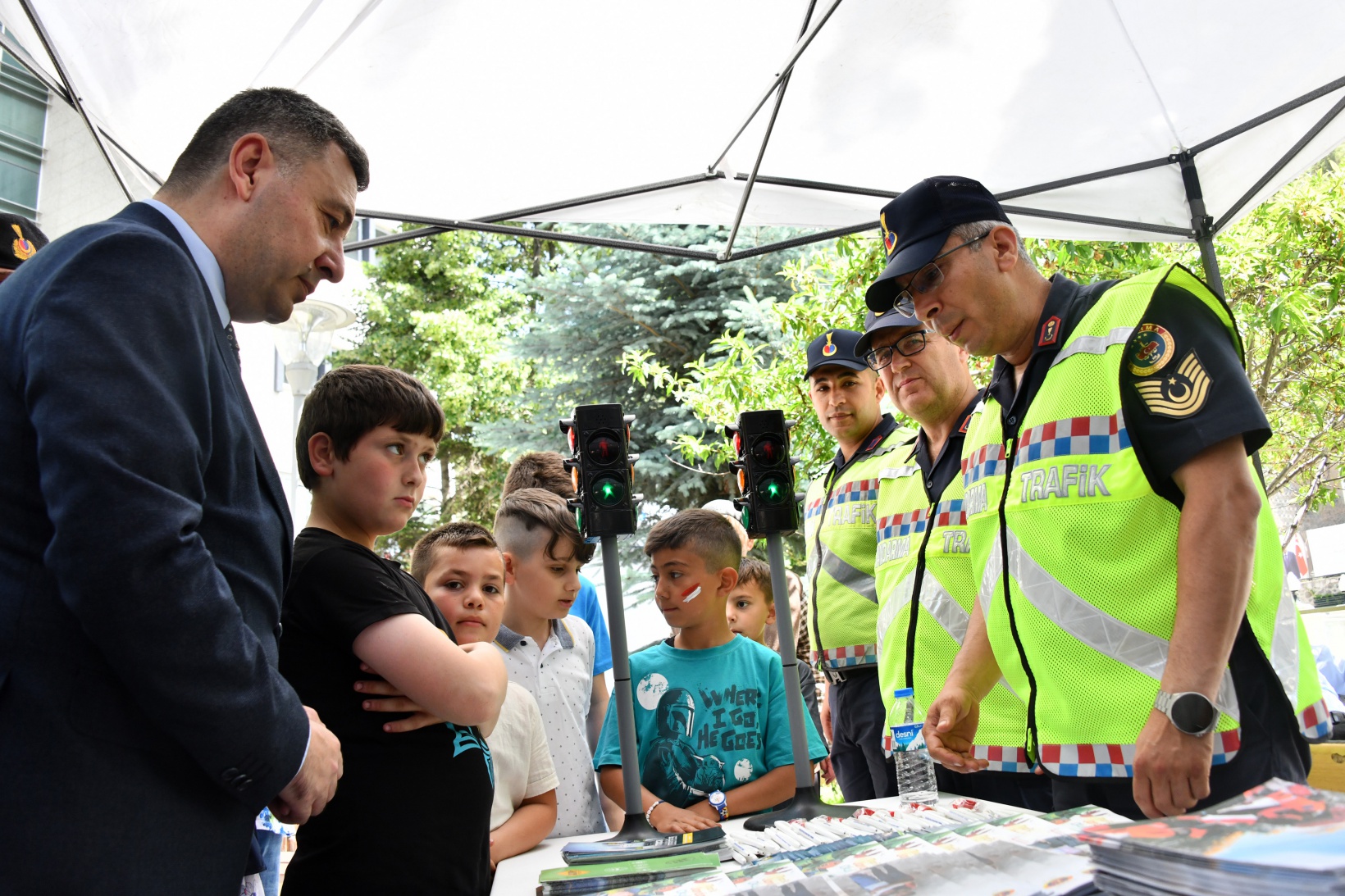 Jandarma’nın sergi ve konserine yoğun ilgi 31