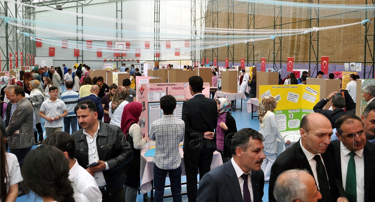 İbn-i Sina’da TÜBİTAK Bilim Fuarı Açıldı 13