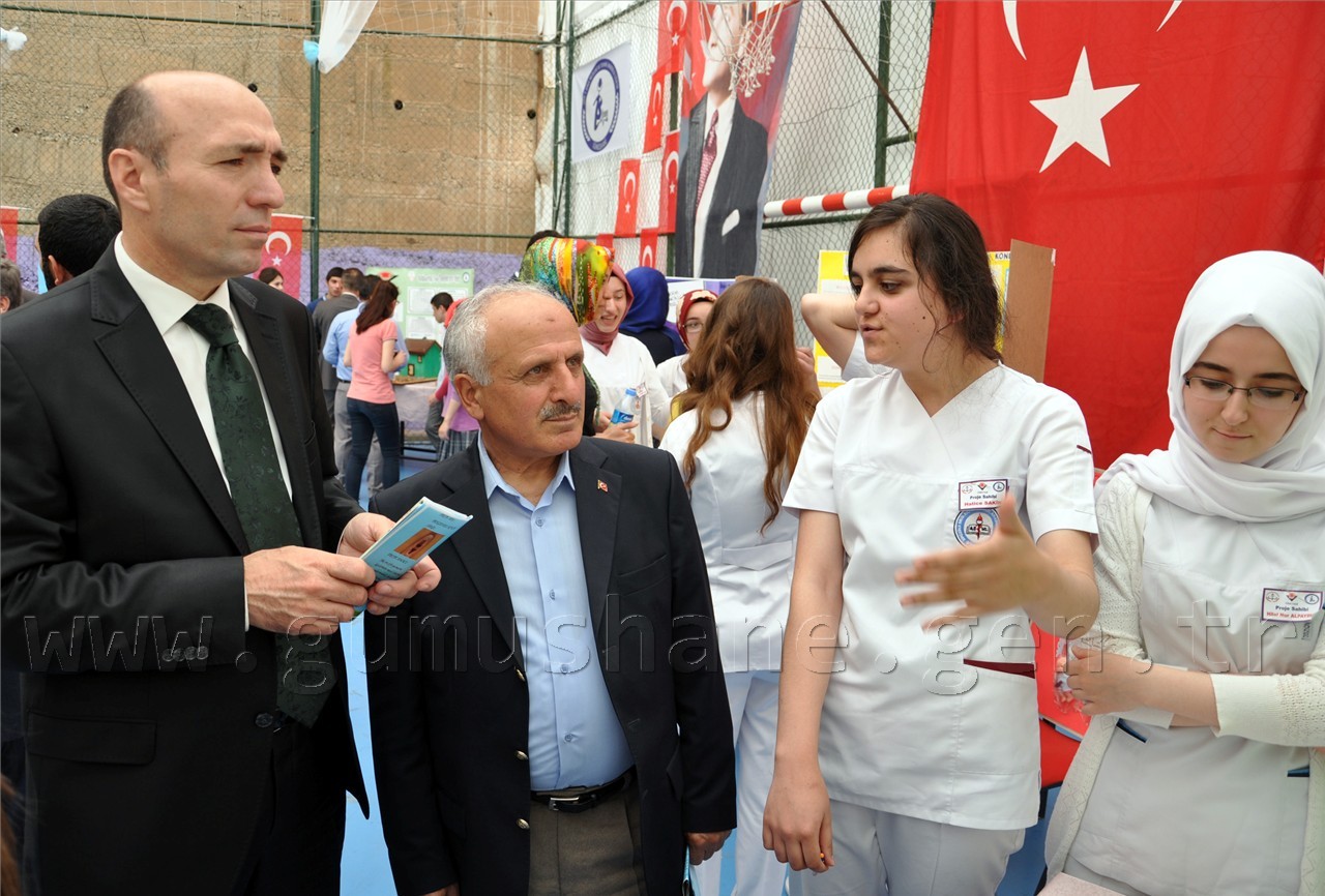 İbn-i Sina’da TÜBİTAK Bilim Fuarı Açıldı 14