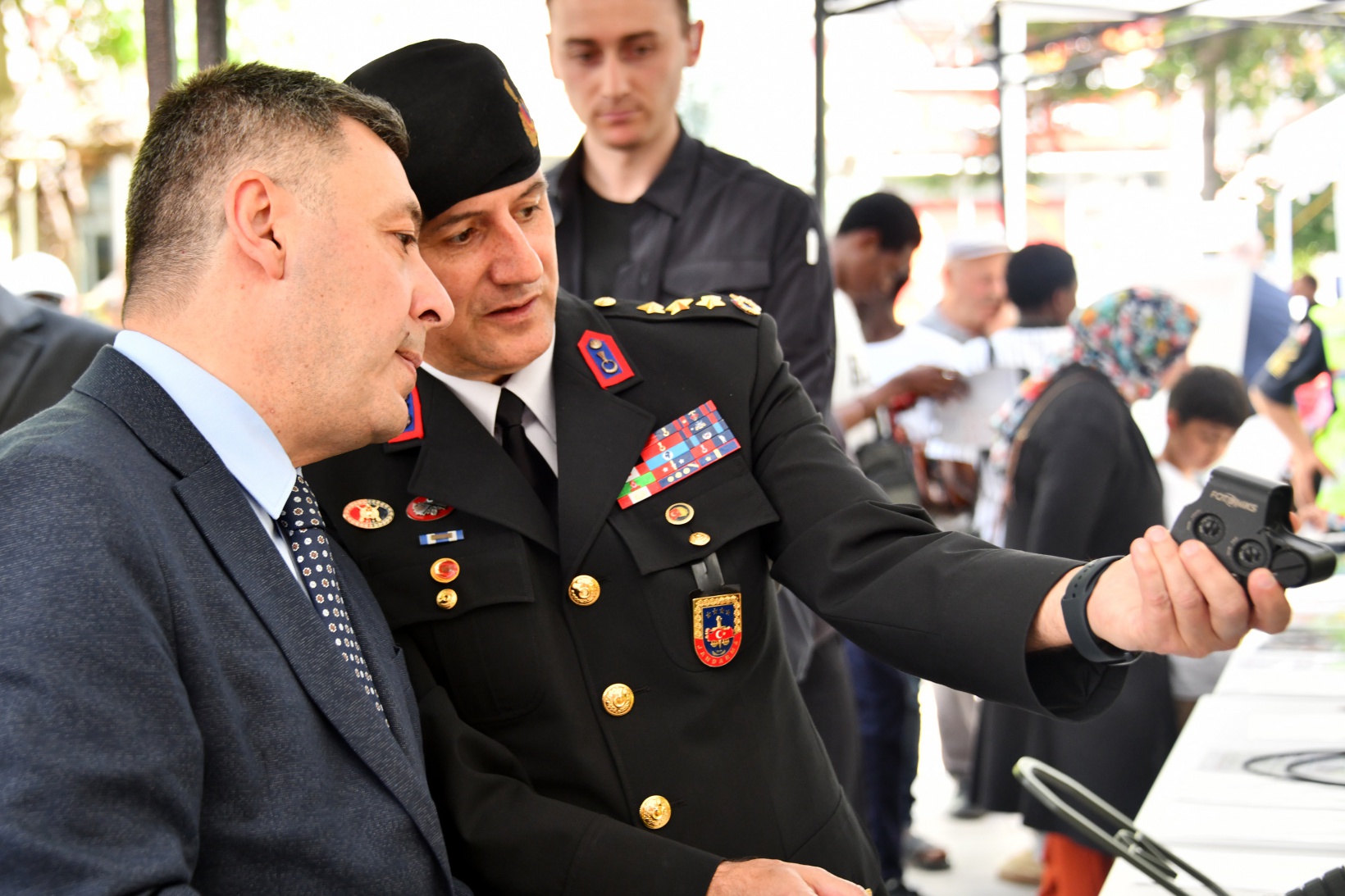 Jandarma’nın sergi ve konserine yoğun ilgi 37