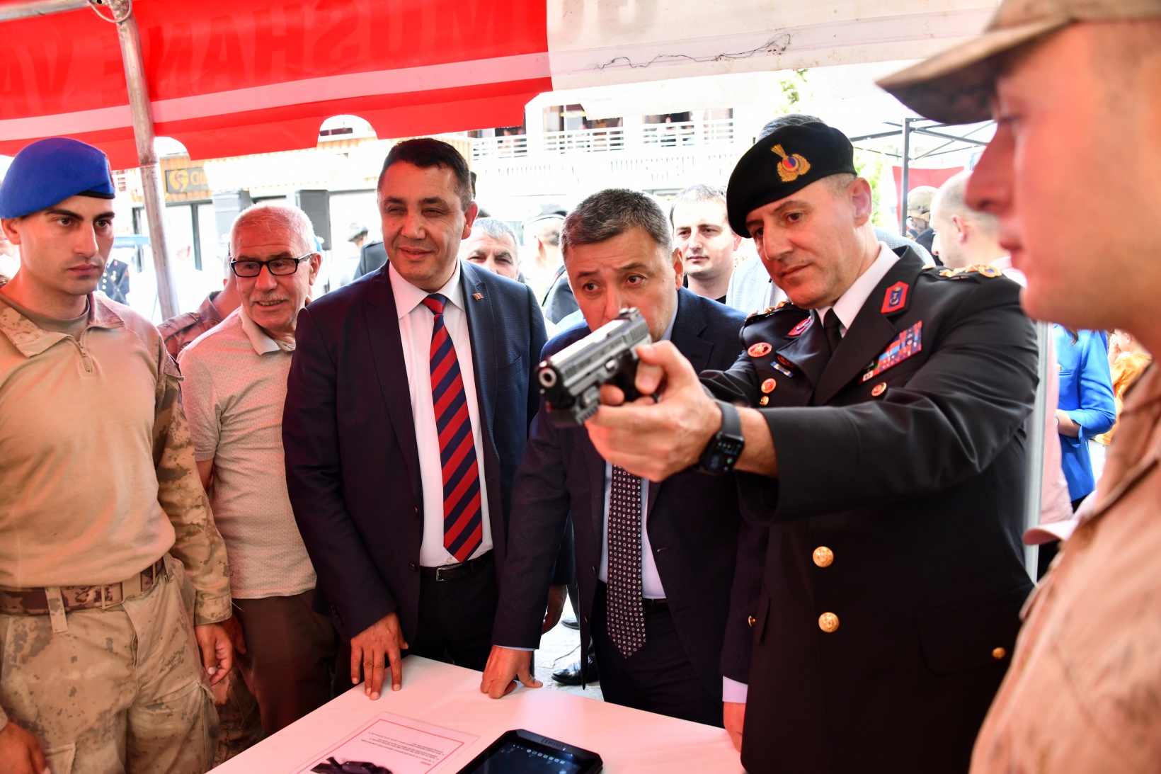 Jandarma’nın sergi ve konserine yoğun ilgi 4