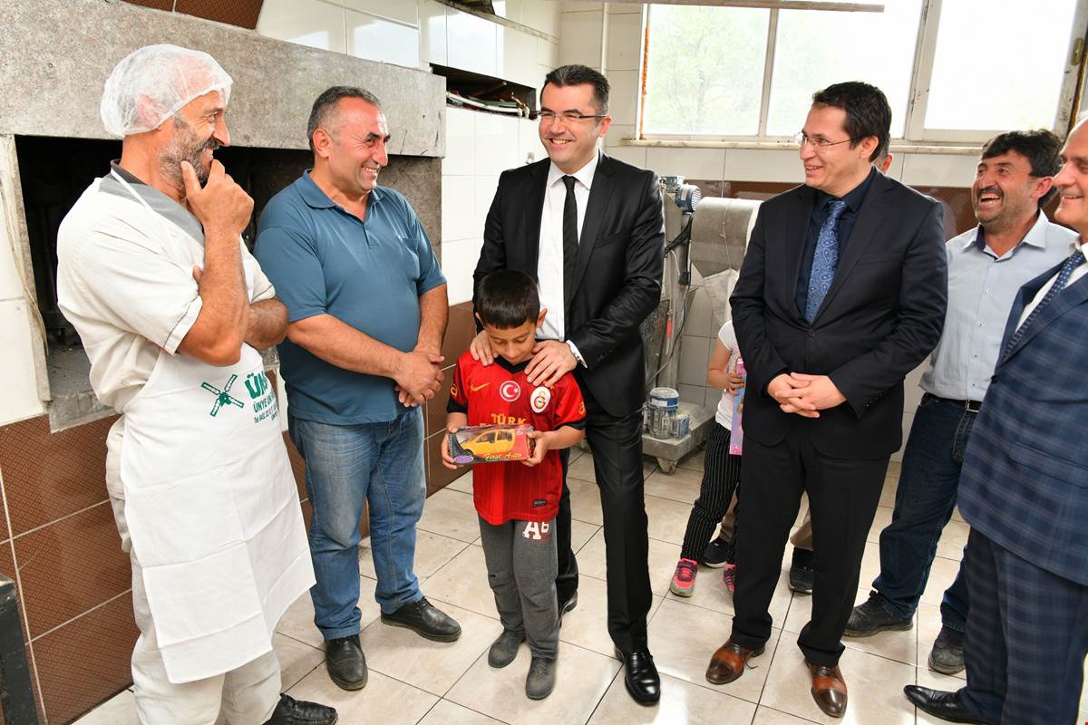 Vali Memiş Araköy ve Çayırçukur’a ziyaret etti 3