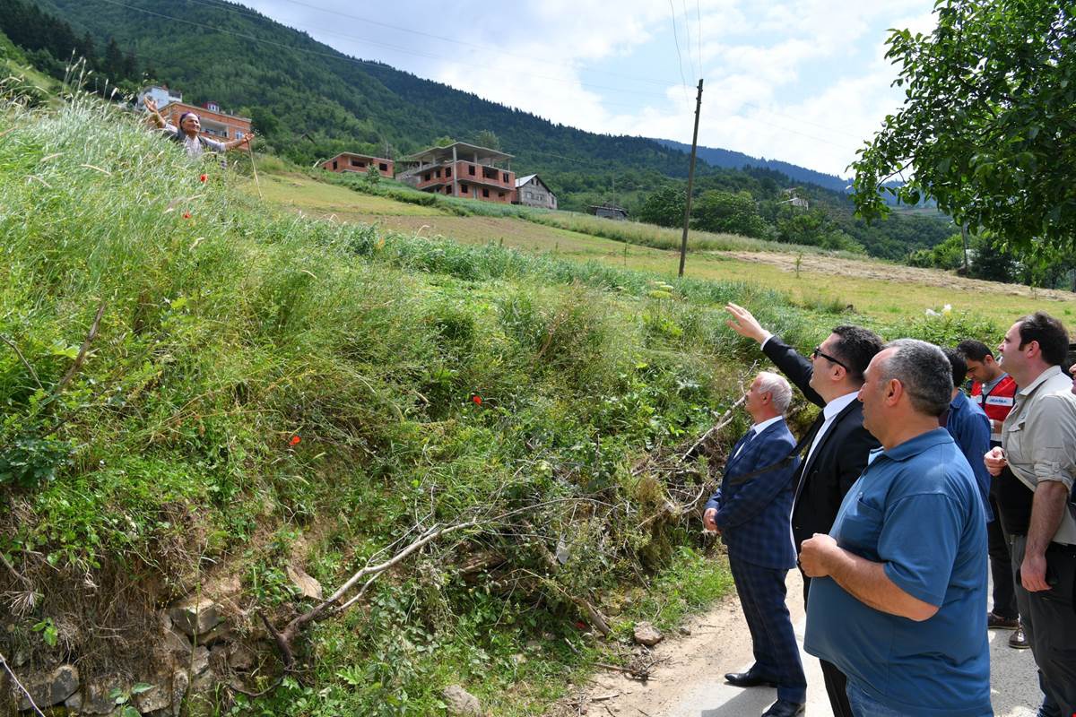 Vali Memiş Araköy ve Çayırçukur’a ziyaret etti 12