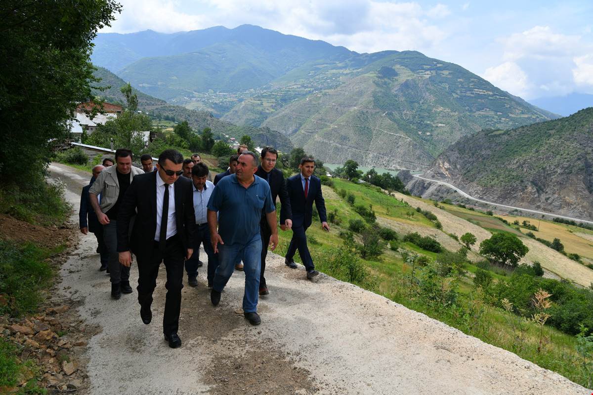 Vali Memiş Araköy ve Çayırçukur’a ziyaret etti 6