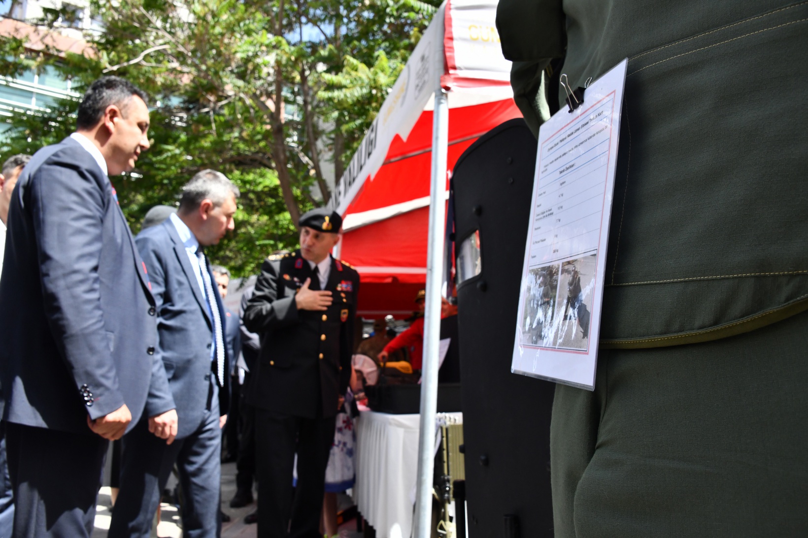 Jandarma’nın sergi ve konserine yoğun ilgi 19
