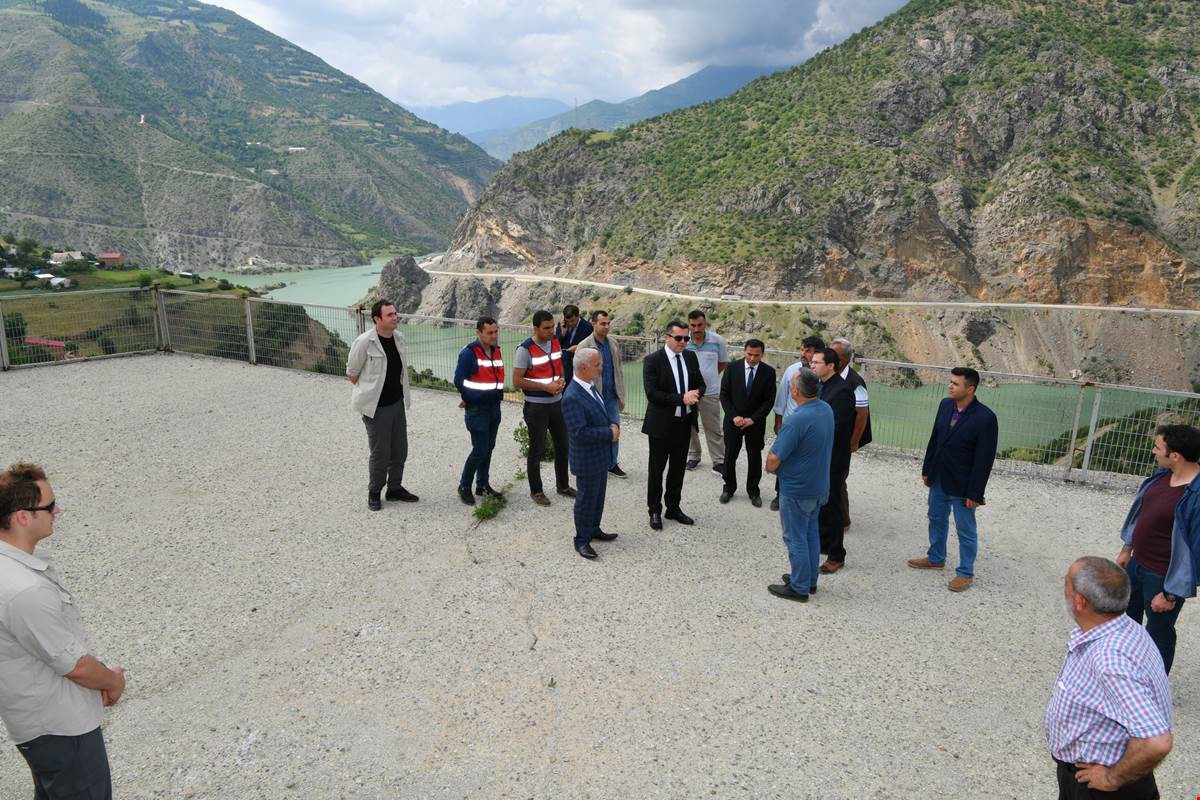 Vali Memiş Araköy ve Çayırçukur’a ziyaret etti 9