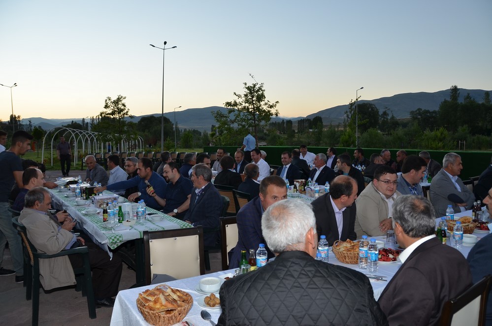Vali Yavuz Kelkit Belediyesi'nin iftarına katıldı 2
