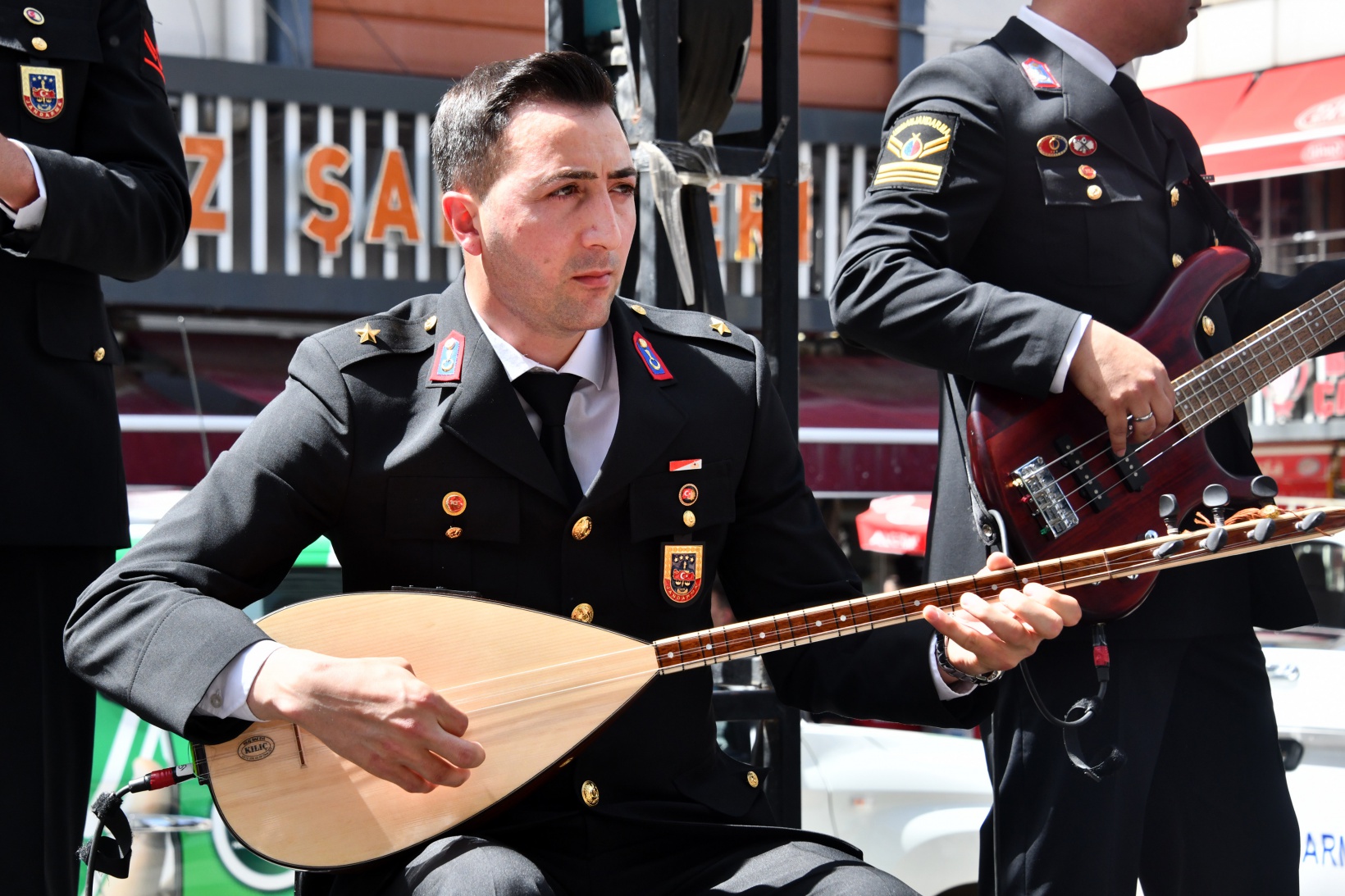 Jandarma’nın sergi ve konserine yoğun ilgi 47
