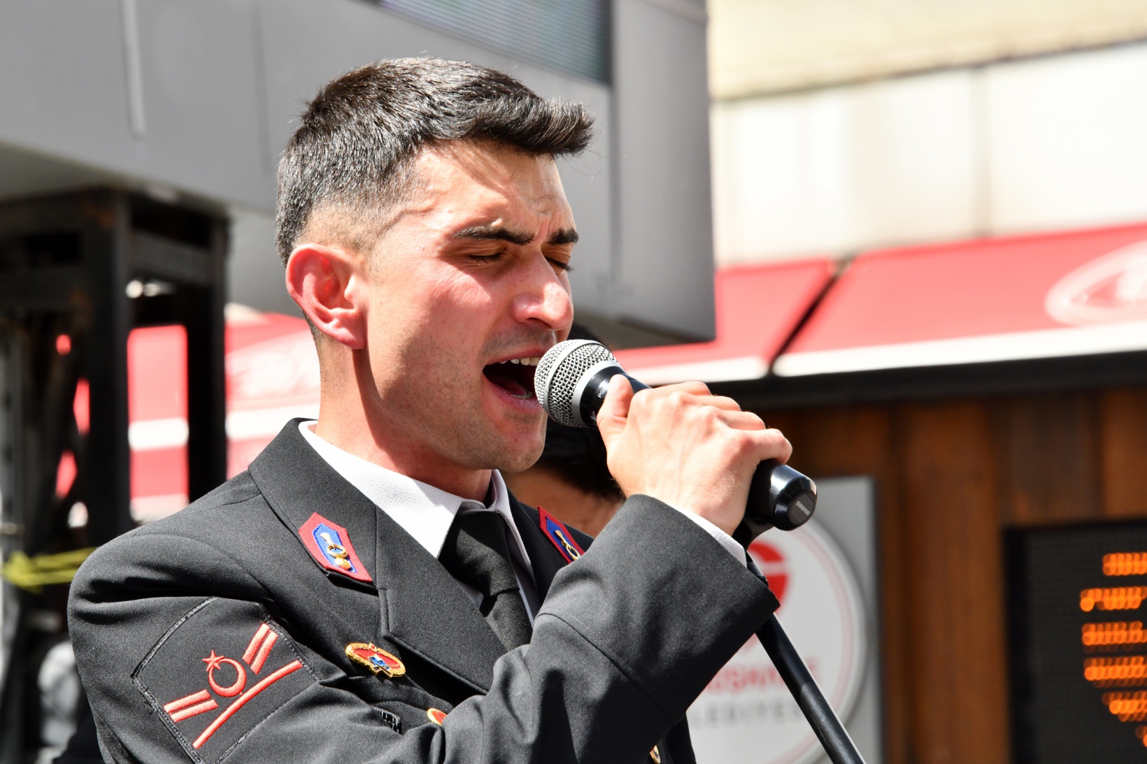 Jandarma’nın sergi ve konserine yoğun ilgi 15