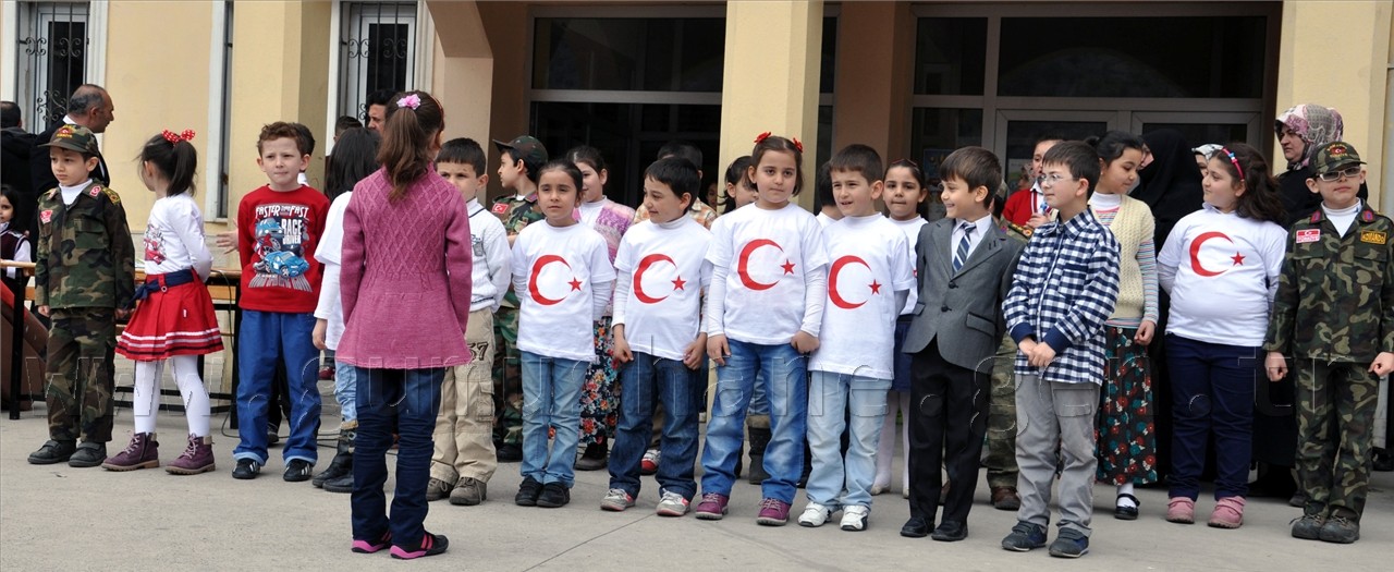 Aysın Rafet Çanakkale'yi Unutmadı 11