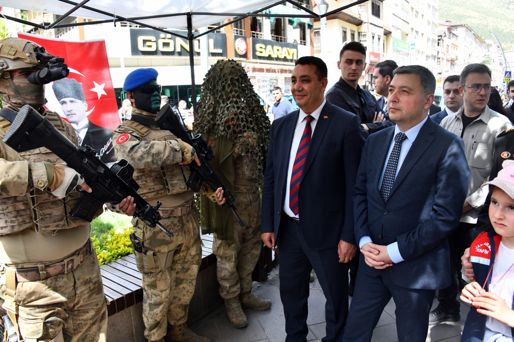 Jandarma’nın sergi ve konserine yoğun ilgi 21