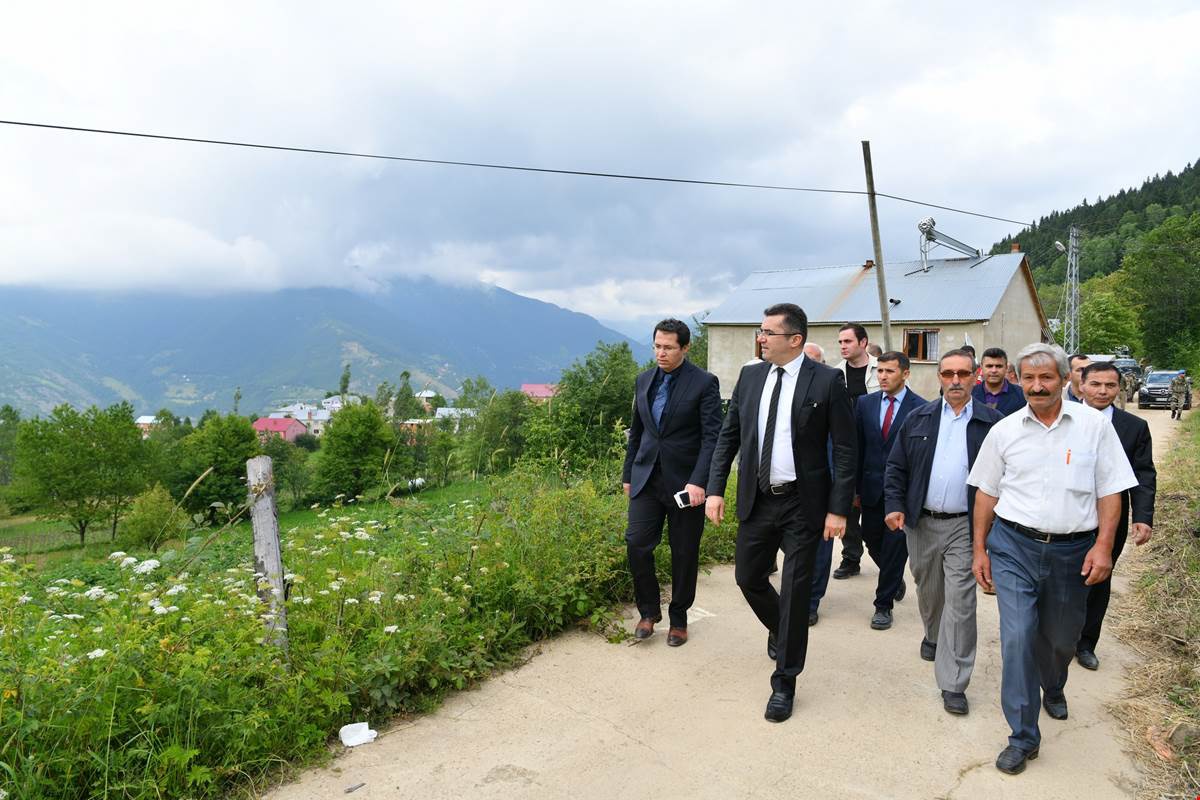 Vali Memiş Araköy ve Çayırçukur’a ziyaret etti 15