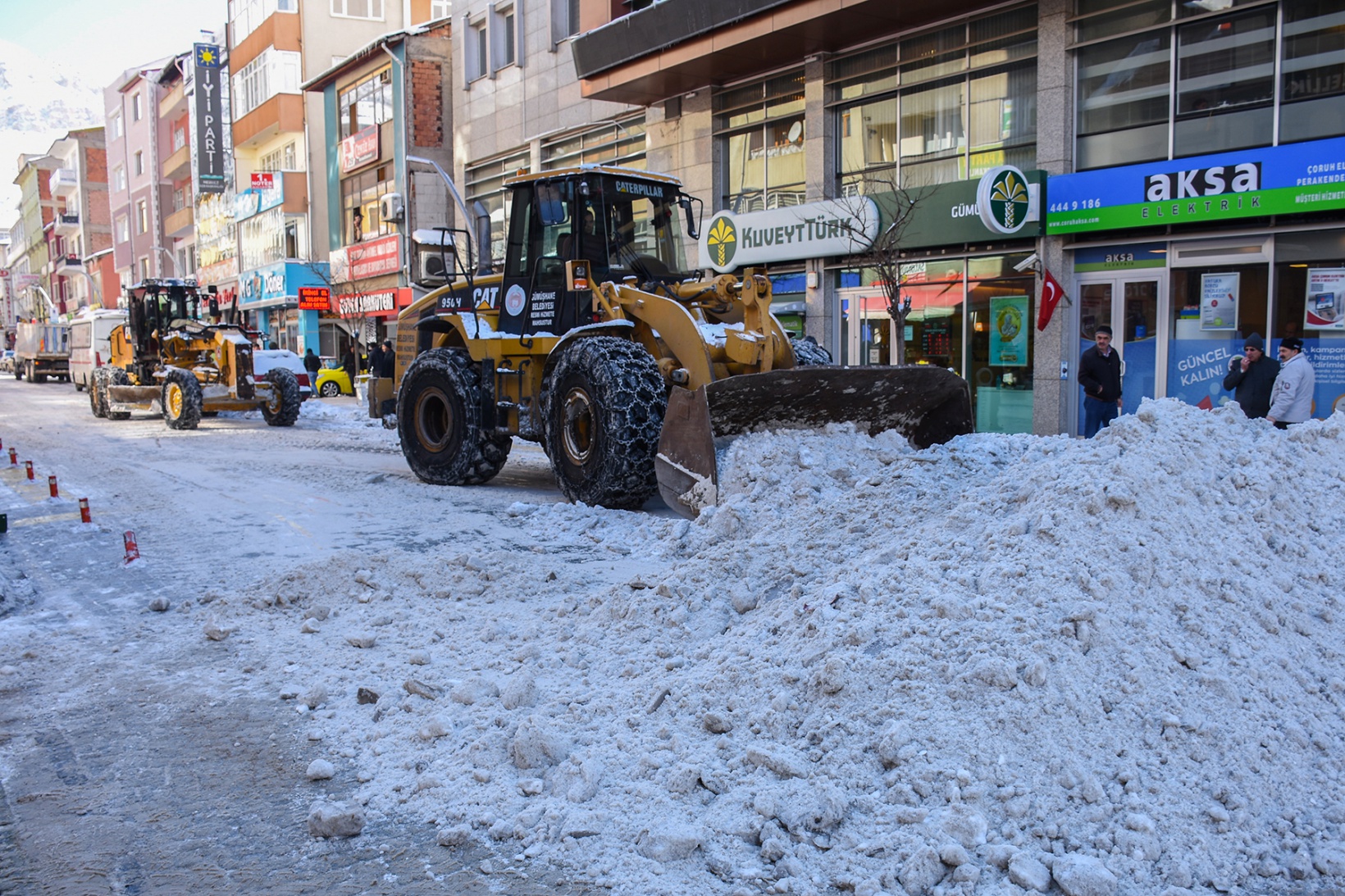 Gümüşhane Belediyesinden kar mesaisi 8
