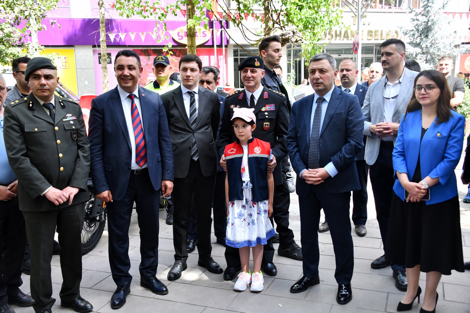 Jandarma’nın sergi ve konserine yoğun ilgi 23