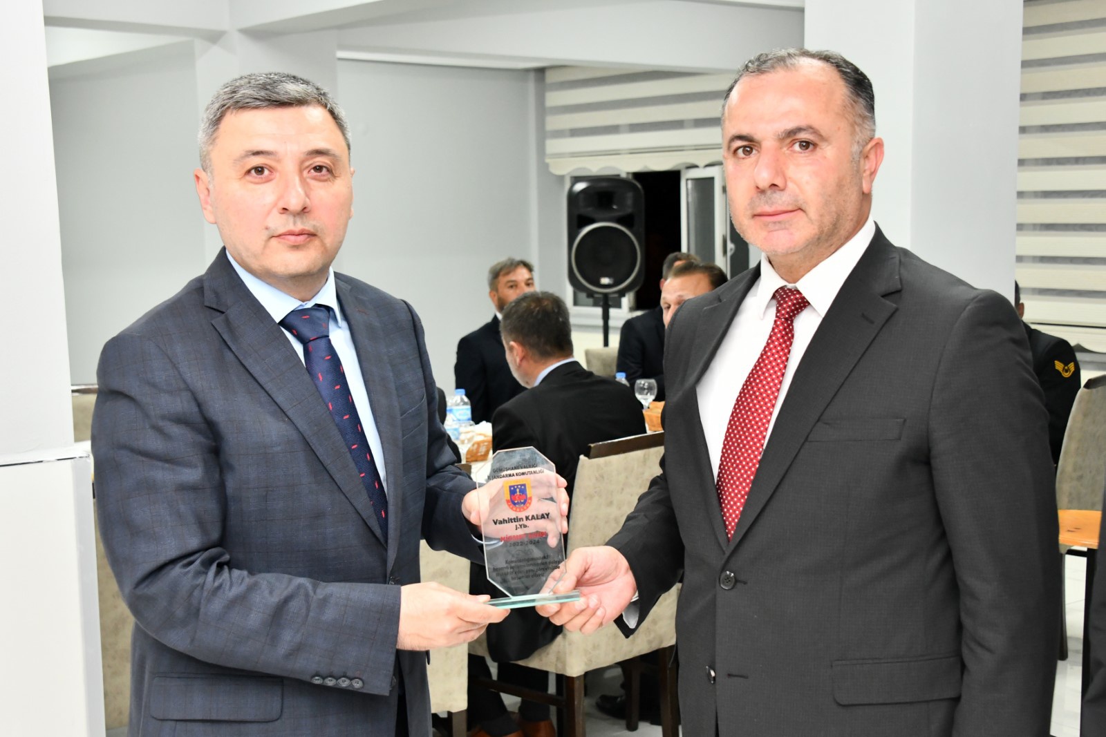 Tayini çıkan Jandarma personeline plaket 7