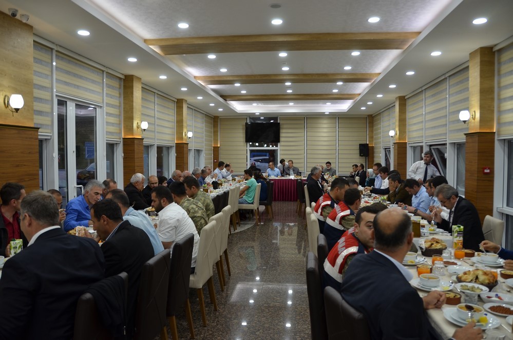 Vali Yavuz, Torul Kaymakamlığı’nın İftar Programına Katıldı 10