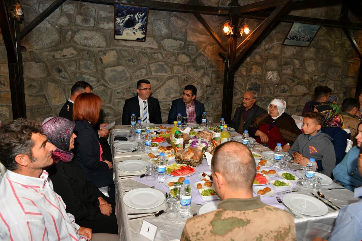 Jandarma’dan şehit aileleri onuruna iftar 2