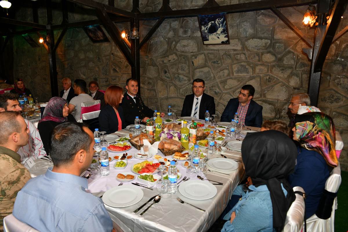 Jandarma’dan şehit aileleri onuruna iftar 6