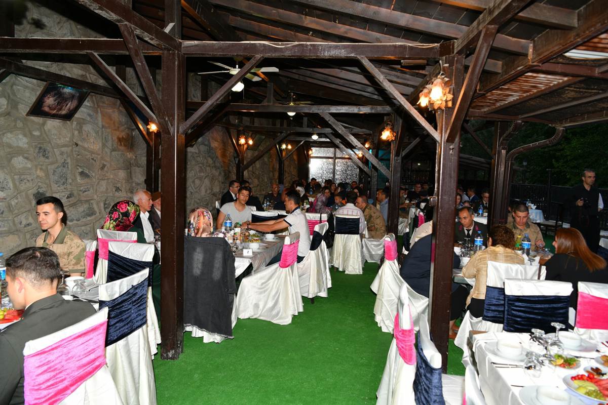 Jandarma’dan şehit aileleri onuruna iftar 4