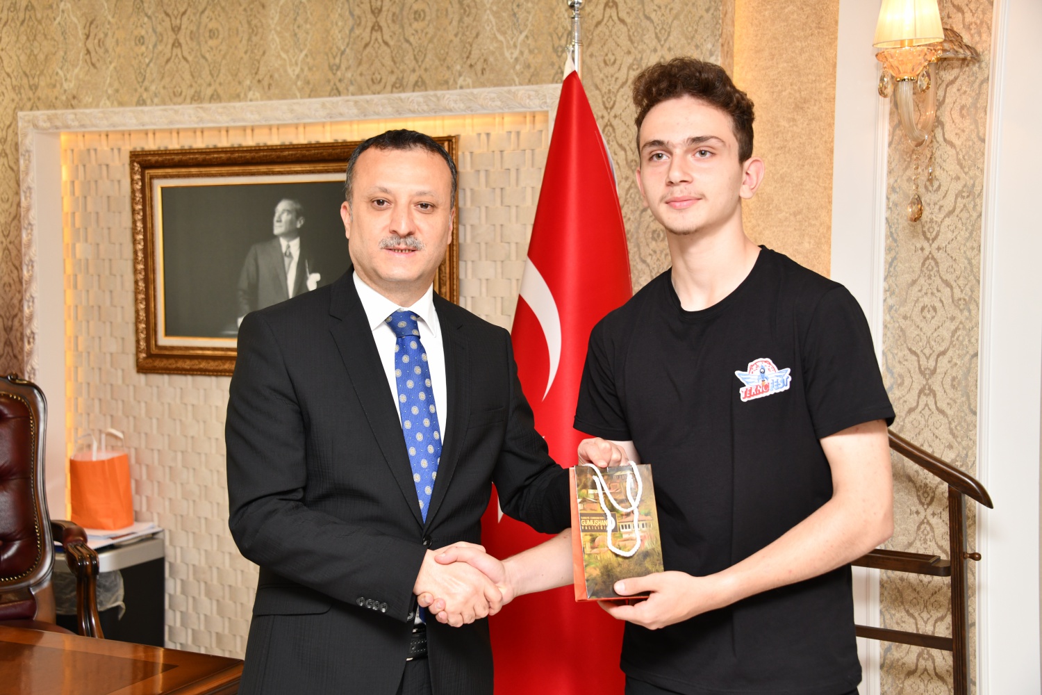 Vali Taşbilek, TEKNOFEST birincilerini kabul etti 3