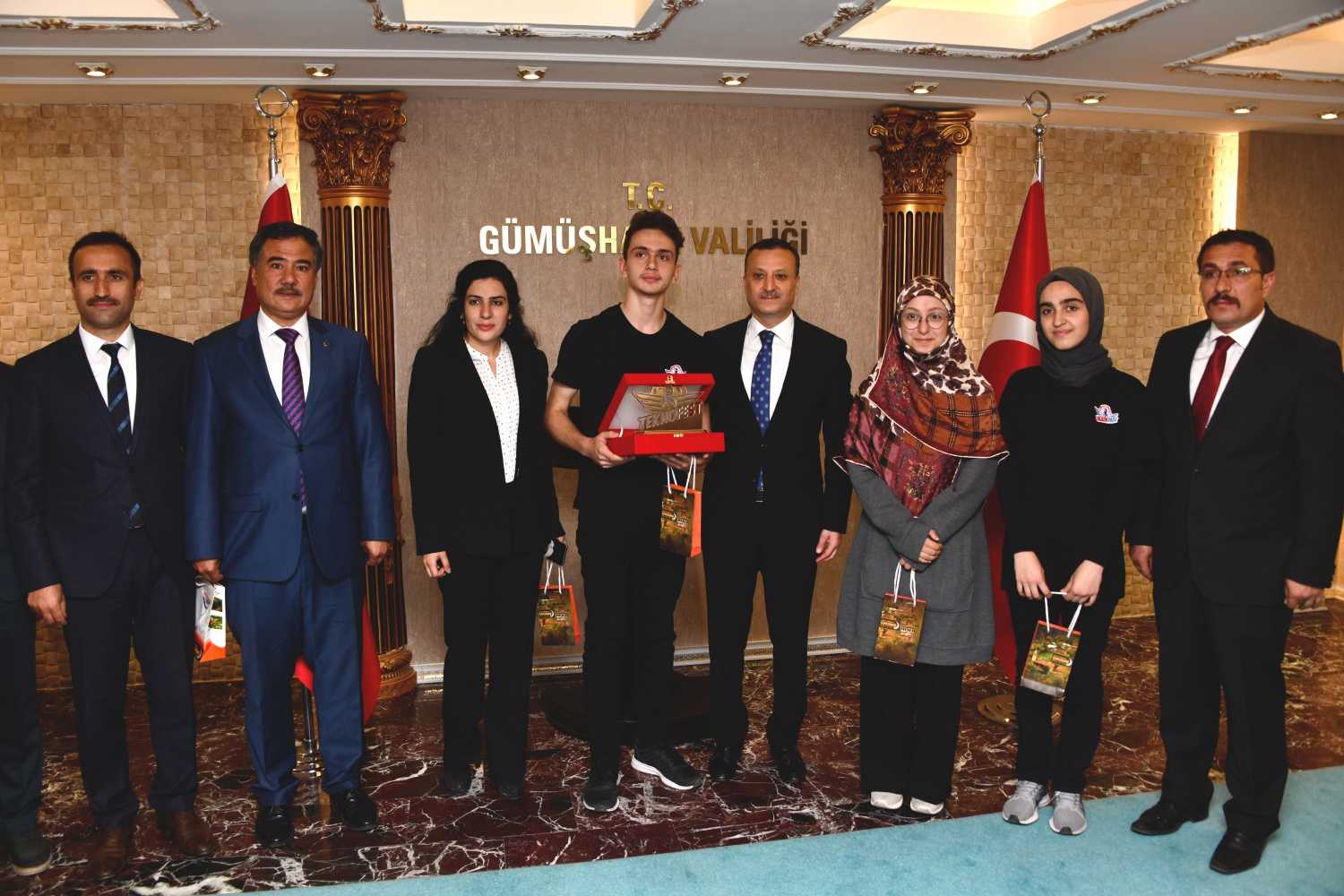 Vali Taşbilek, TEKNOFEST birincilerini kabul etti 4