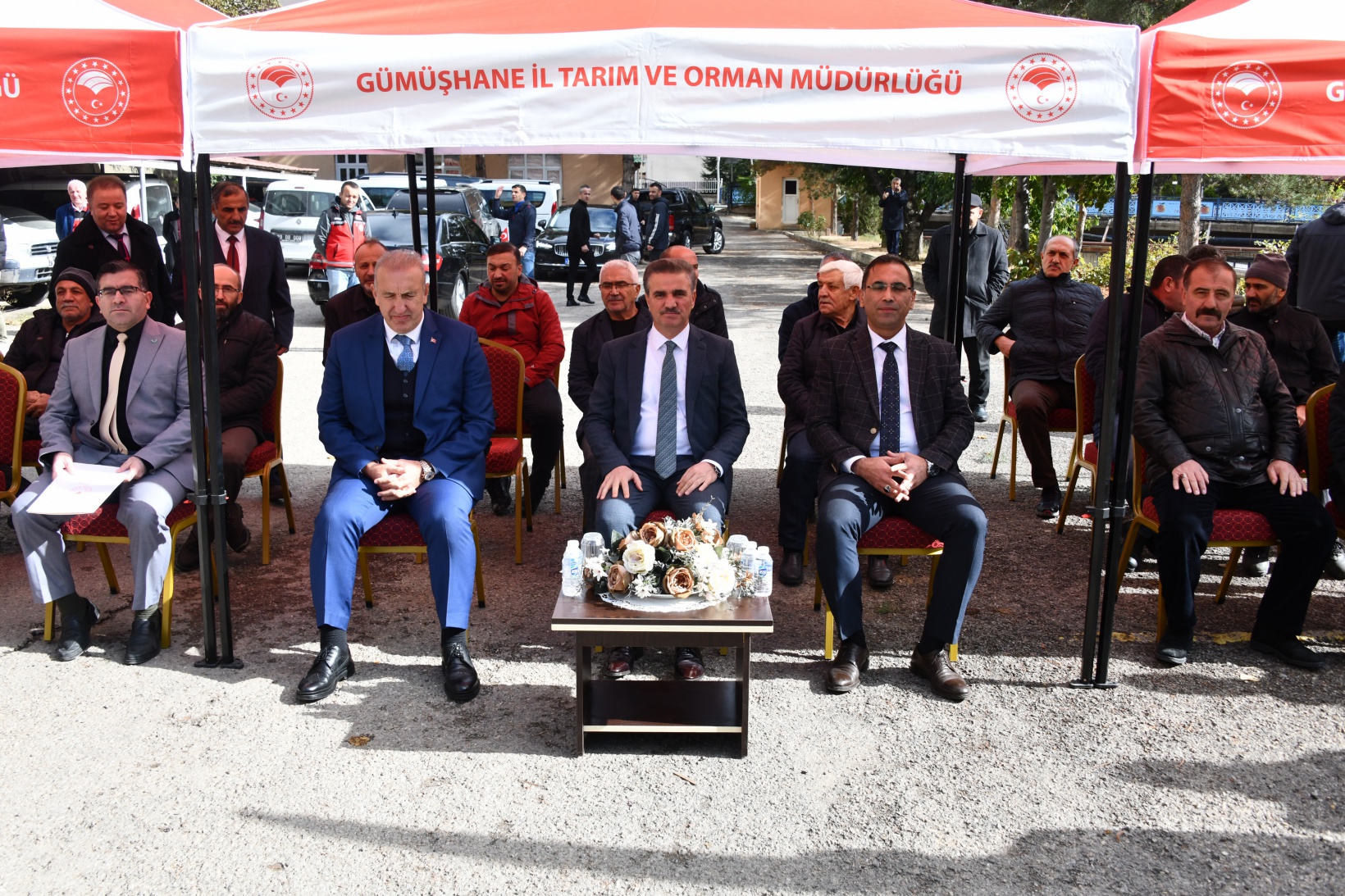 Gümüşhane'de üreticilere 2 bin 90 nitelikli kovan ve 45 yem karma makinesi dağıtıldı 16