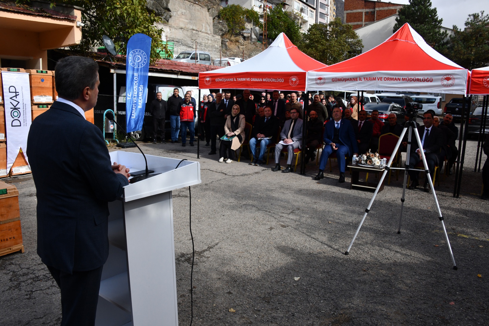 Gümüşhane'de üreticilere 2 bin 90 nitelikli kovan ve 45 yem karma makinesi dağıtıldı 12