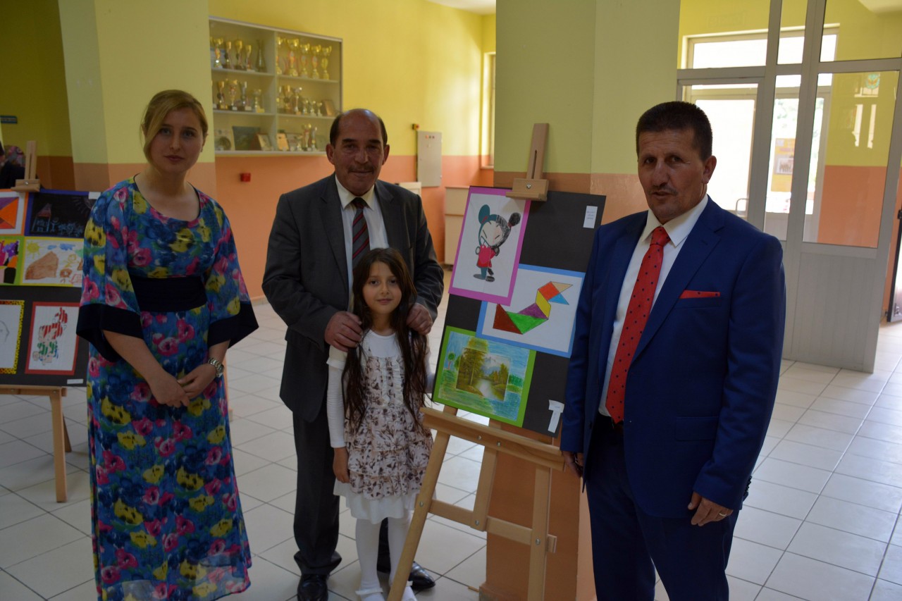 Miniklerden anlamlı resim sergisi 4