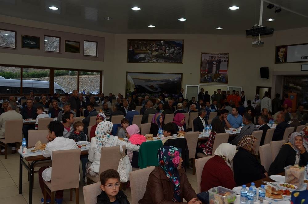 Kürtün’de geniş katılımlı iftar programı 1