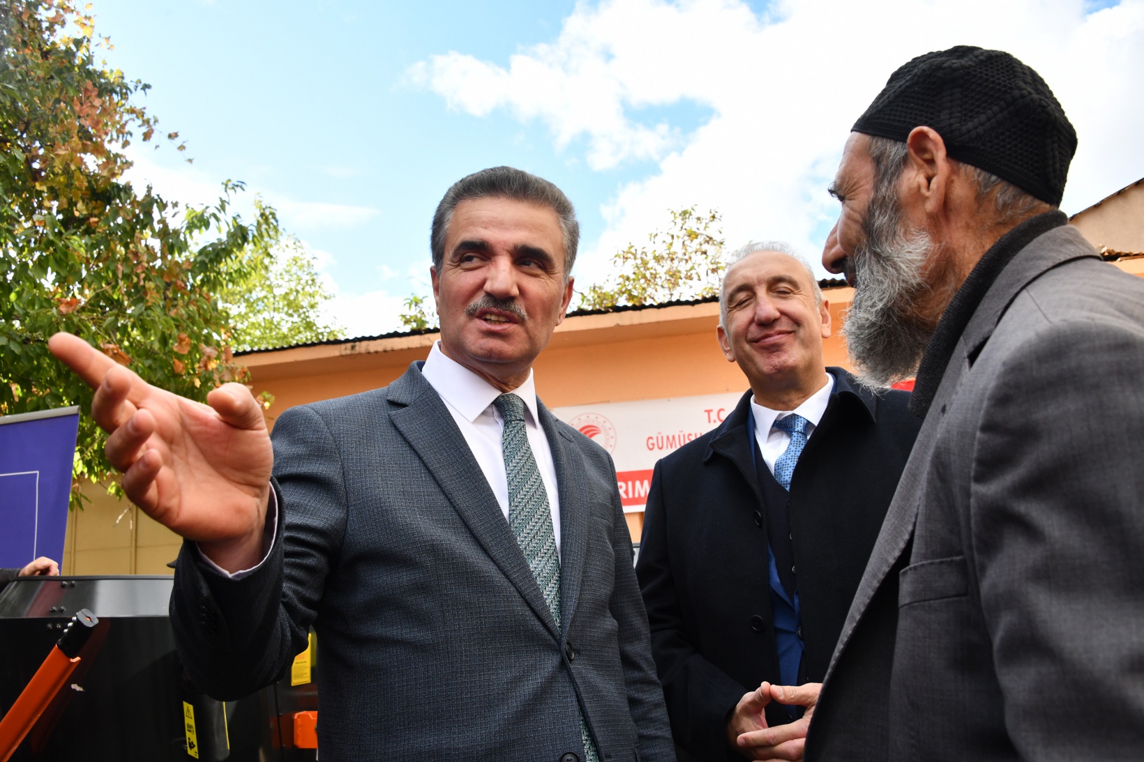 Gümüşhane'de üreticilere 2 bin 90 nitelikli kovan ve 45 yem karma makinesi dağıtıldı 11