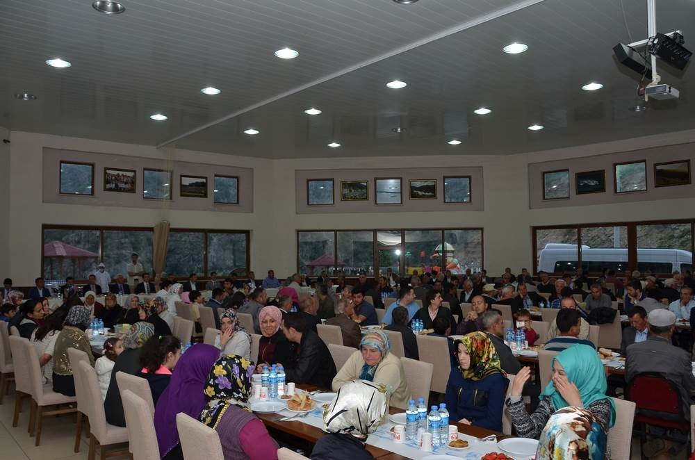 Kürtün’de geniş katılımlı iftar programı 3