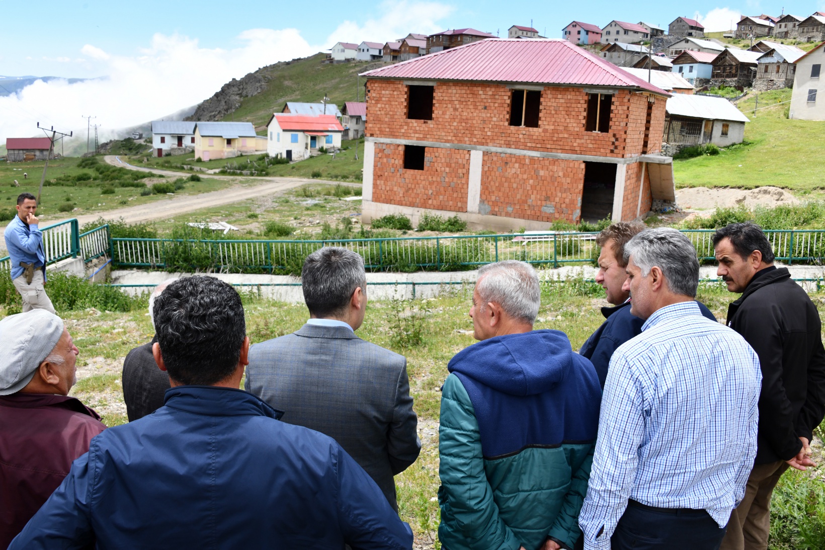 Vali Tanrısever Alçakdere ve Yağmurdere'de vatandaşlarla buluştu 17