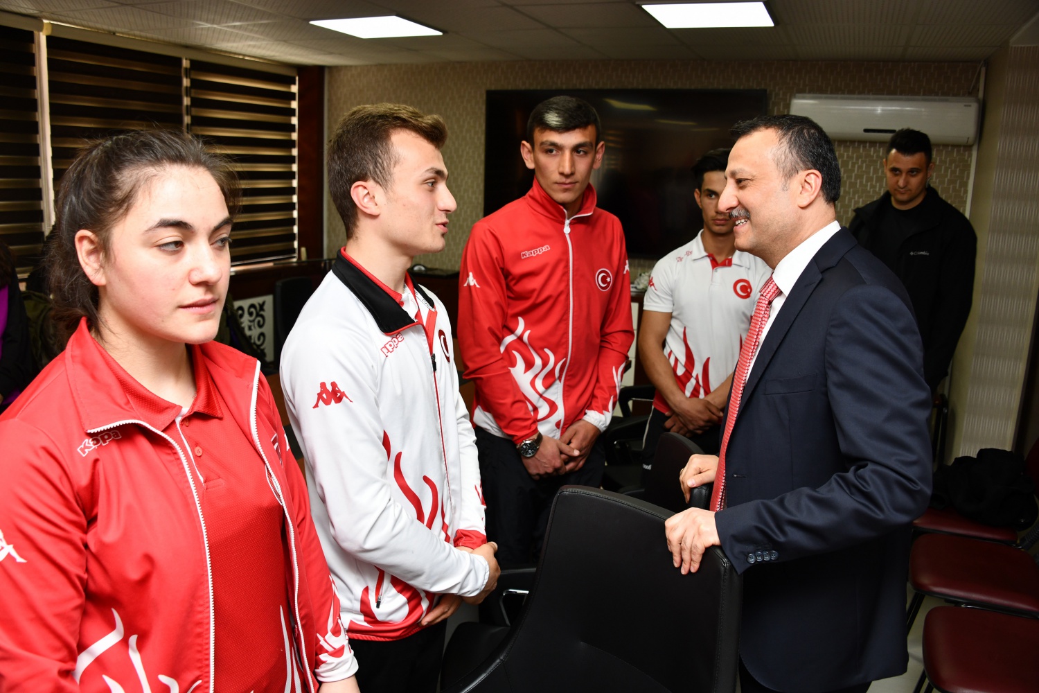 Şampiyon sporculardan Vali Taşbilek’e ziyaret 11