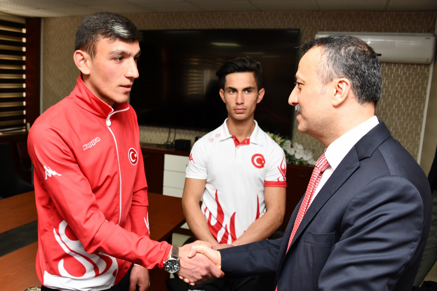 Şampiyon sporculardan Vali Taşbilek’e ziyaret 6