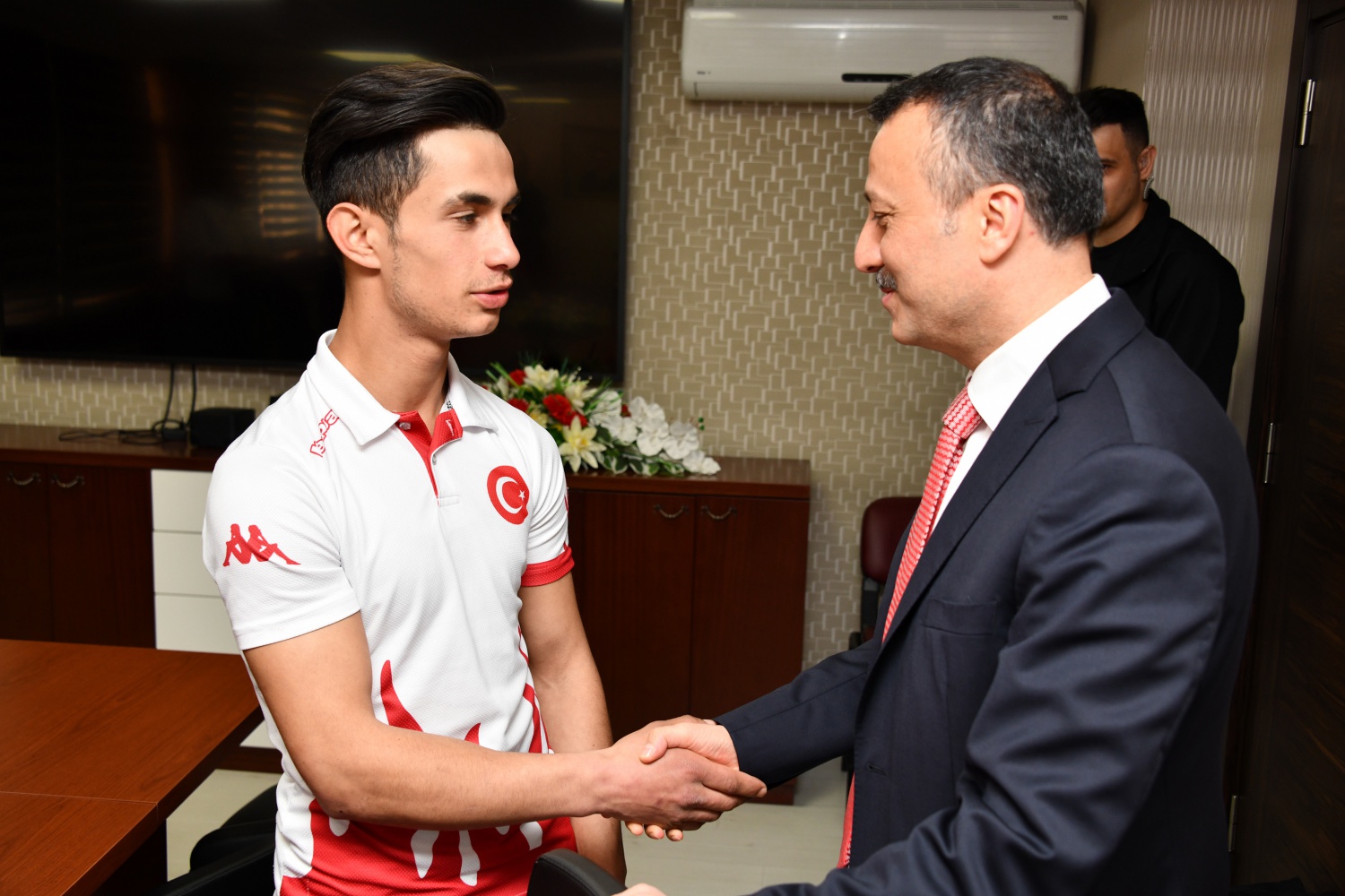 Şampiyon sporculardan Vali Taşbilek’e ziyaret 1