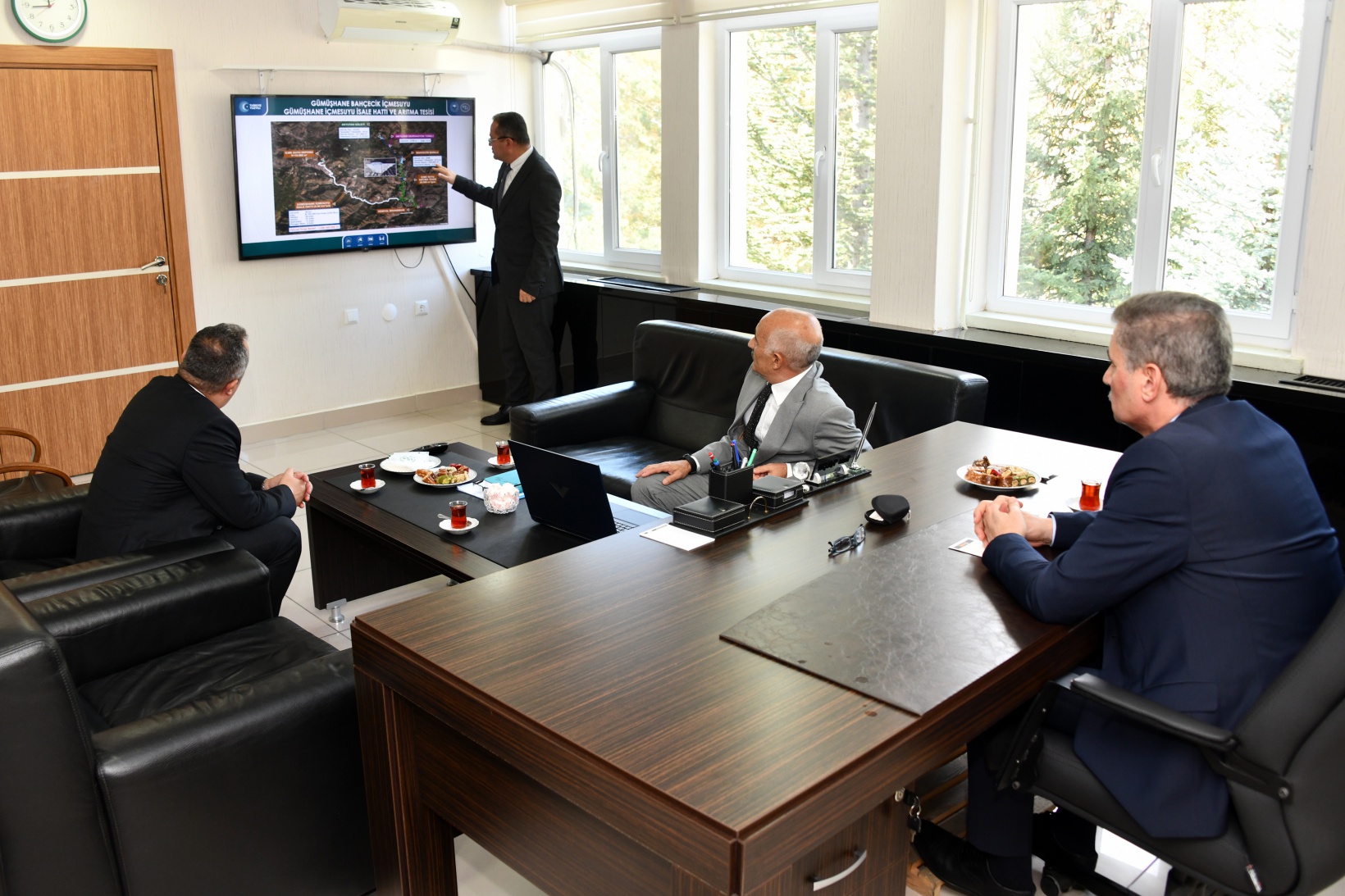 Vali Baruş DSİ’nin Gümüşhane’deki çalışmaları hakkında bilgi aldı 3