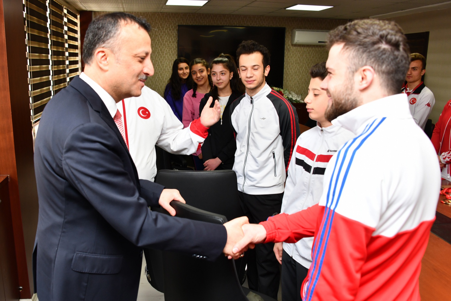 Şampiyon sporculardan Vali Taşbilek’e ziyaret 5