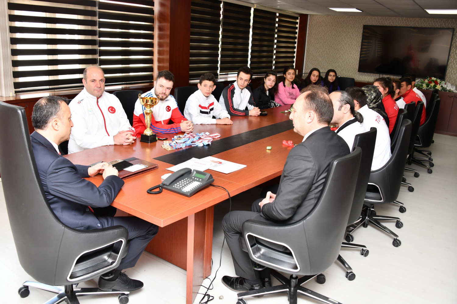 Şampiyon sporculardan Vali Taşbilek’e ziyaret 17