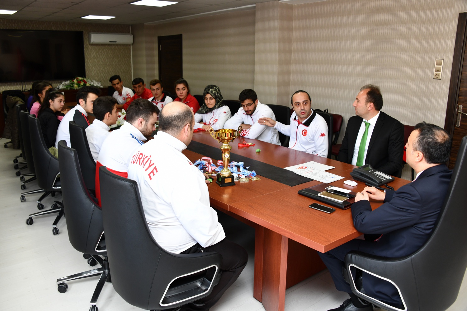 Şampiyon sporculardan Vali Taşbilek’e ziyaret 8