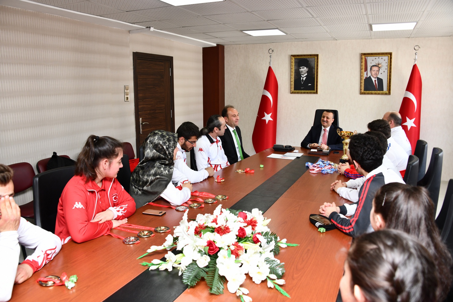 Şampiyon sporculardan Vali Taşbilek’e ziyaret 10