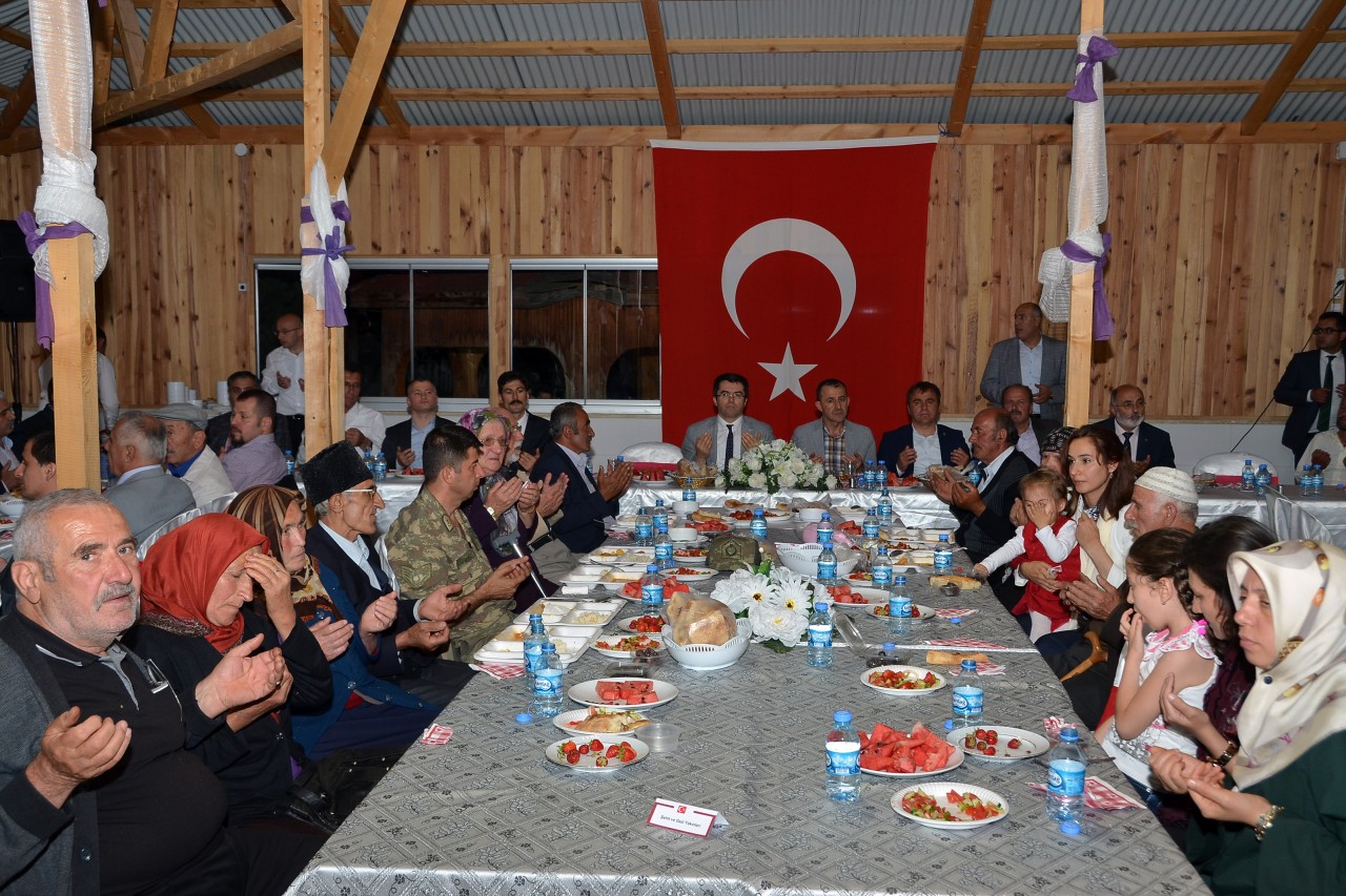 Torul aynı sofrada buluştu 20