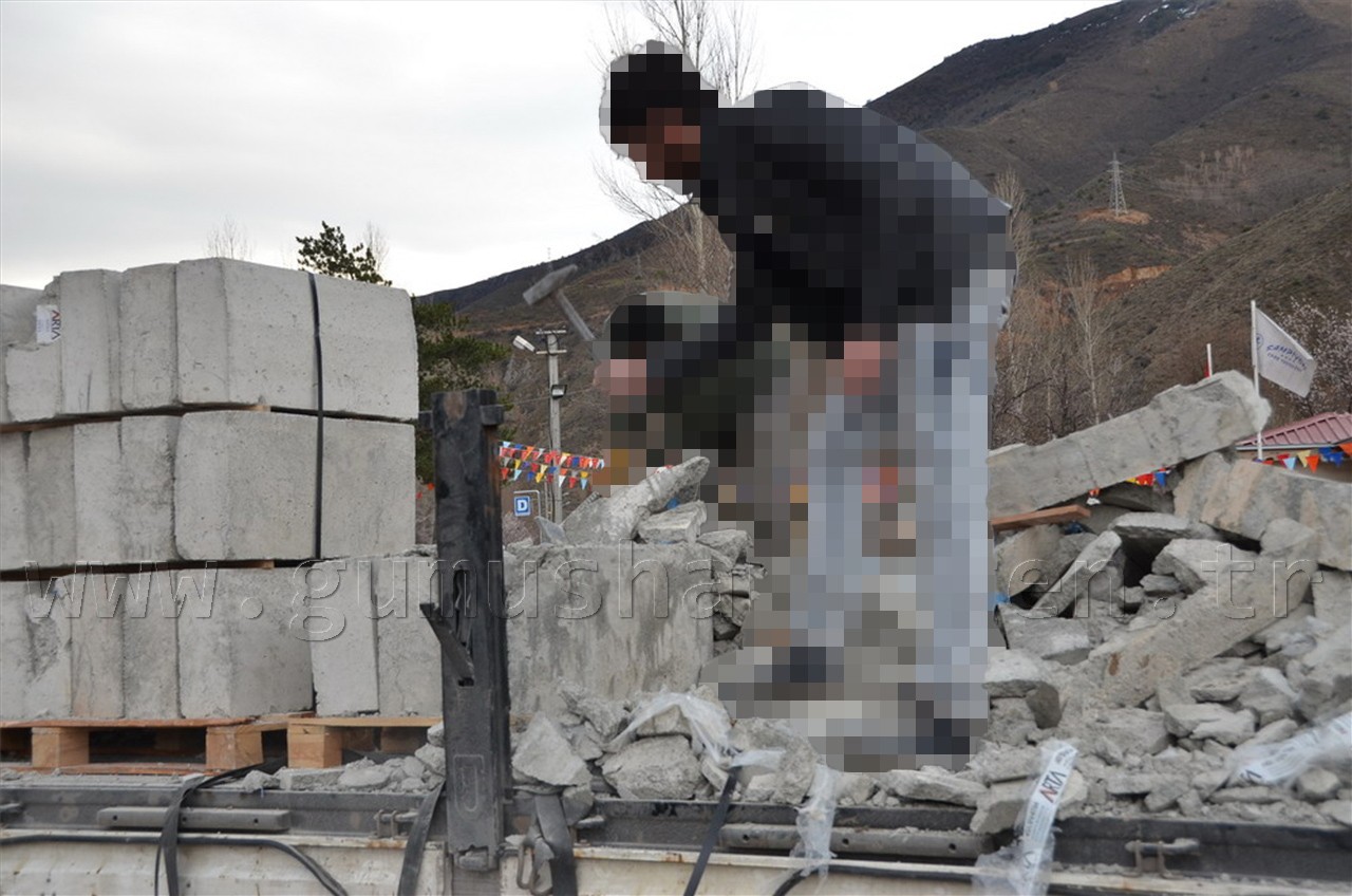 Bordür Taşı İçinde Sigara ve Cep Telefonu Kaçakçılığını da Gördük 1